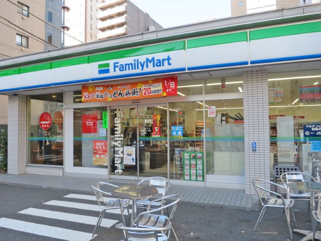 コンビニ　ファミリーマート堀留町二丁目店（コンビニ）まで118m