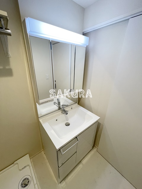 洗面設備　身支度に欠かせない独立洗面台♪