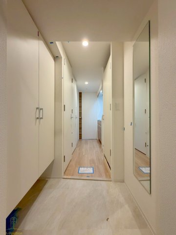 玄関　セレニテ東梅田アリエ