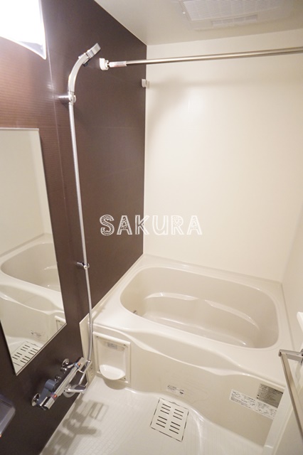 バス・シャワールーム　嬉しい追い焚き・浴室乾燥機付き♪