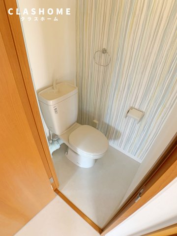 トイレ　同物件の別部屋になります。