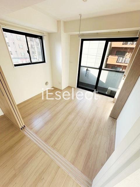 その他部屋・スペース　リビング隣の洋室です