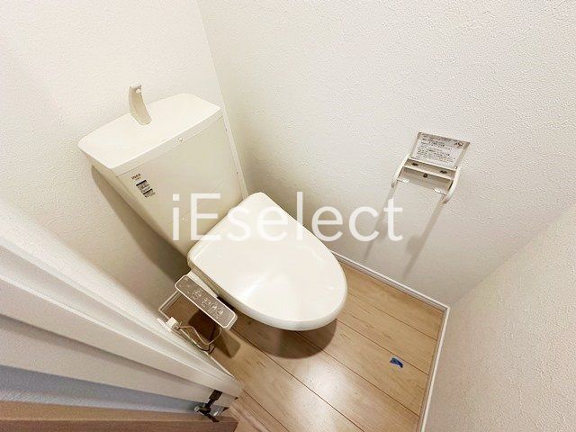 トイレ　温水洗浄便座付きのトイレ