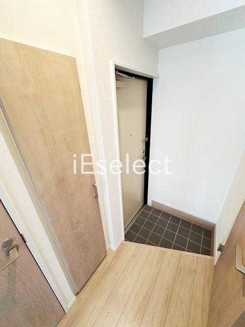 玄関　玄関にはシューズボックスがあります