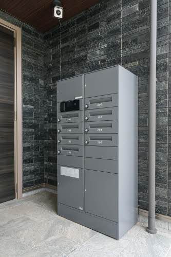 建物外観　宅配ボックス