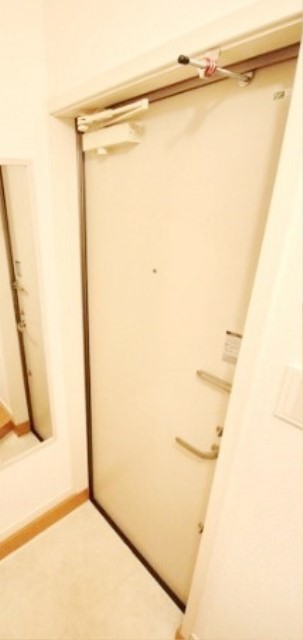 玄関　別部屋同仕様タイプ