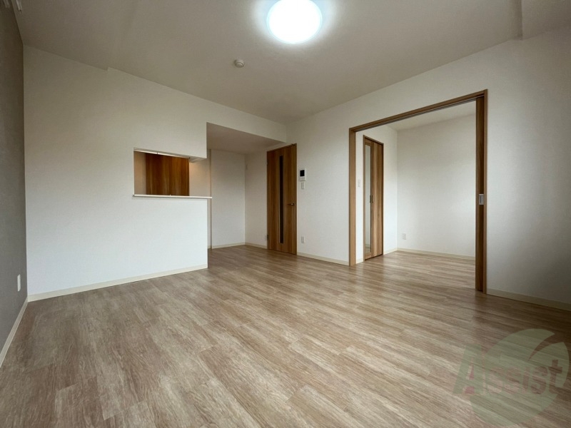 居室・リビング　広くてキレイなお部屋が広がっていて、充実した生活が送れそう。