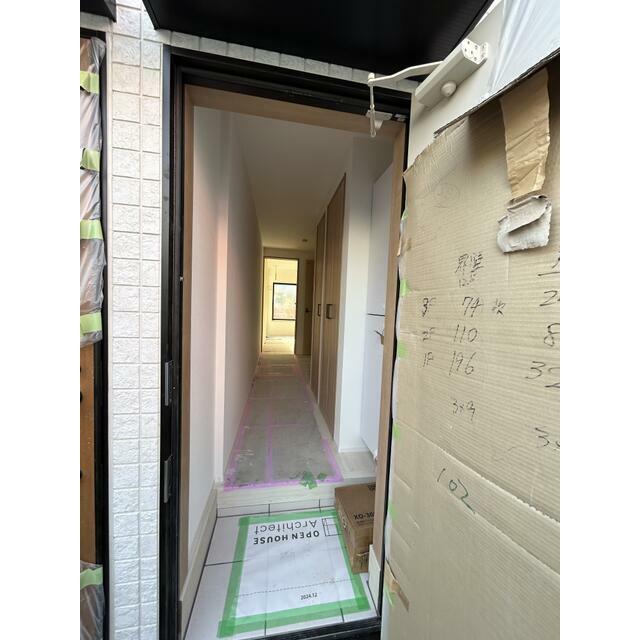 玄関　建築中の参考写真