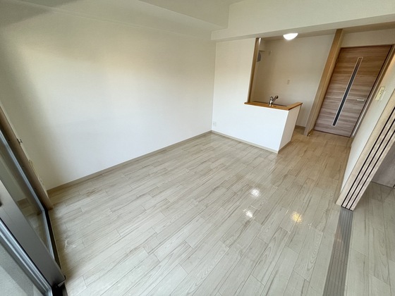 居室・リビング　※別部屋の写真です