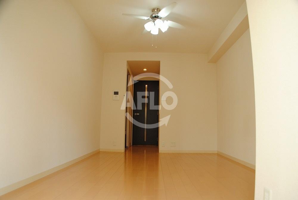 居室・リビング　ゼウス西梅田プレミアム　居間