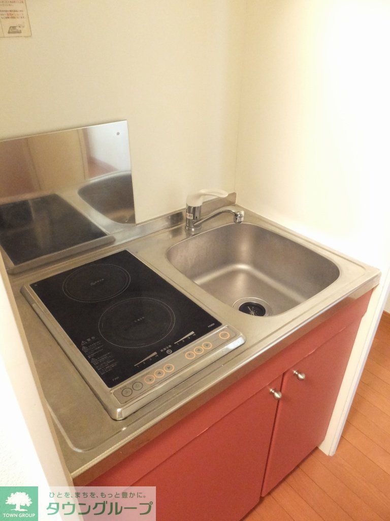 キッチン　２口ラジエントヒーター設置済み