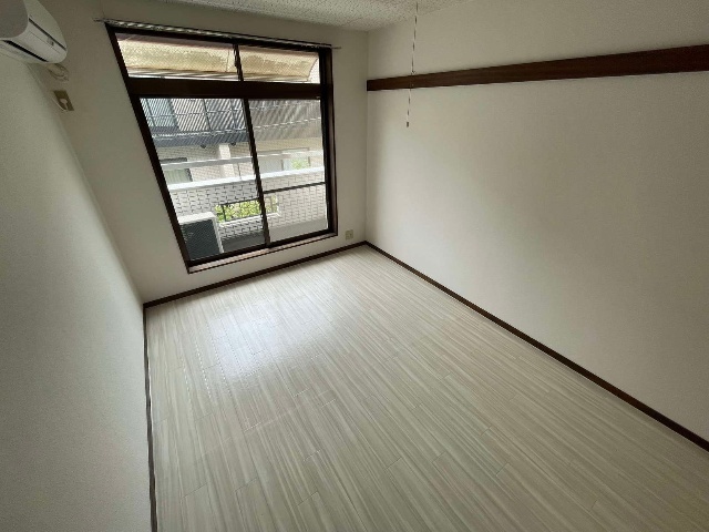 居室・リビング　※同物件別号室の参考写真です。