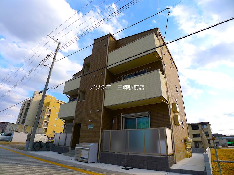 建物外観　Longrain　yashioのご紹介は住まいの窓口アソシエ