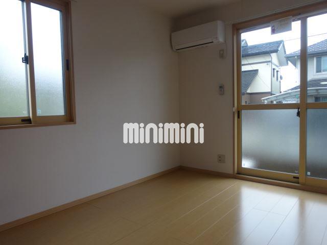 居室・リビング　窓の２つある角部屋のお部屋です。