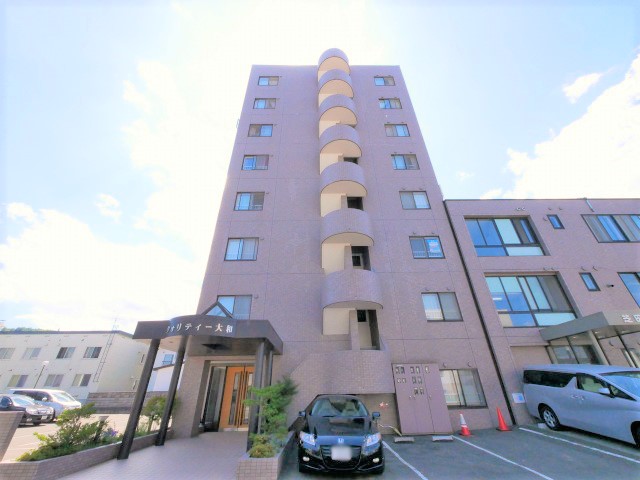 建物外観　エレベータ付きの２ＬＤＫです♪