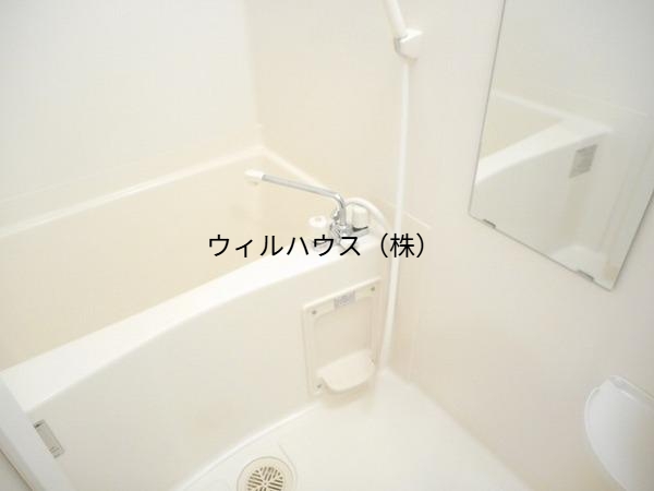 バス・シャワールーム　浴室乾燥機付きバス！
