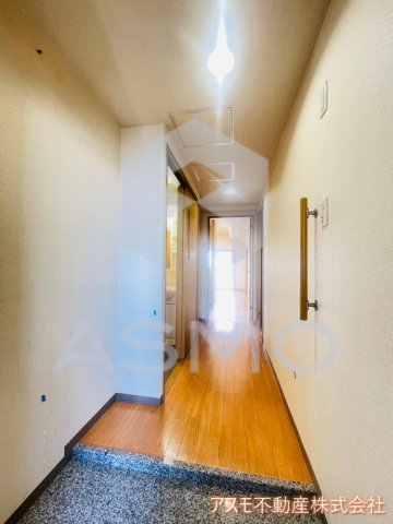 玄関　同マンション別部屋　参考写真