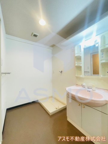 洗面設備　同マンション別部屋　参考写真