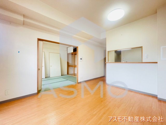 居室・リビング　同マンション別部屋　参考写真
