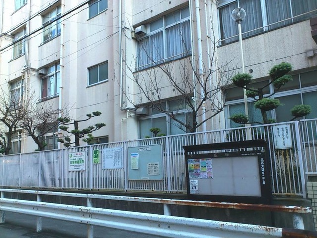 中学校　大阪市立大淀中学校（中学校）まで638m