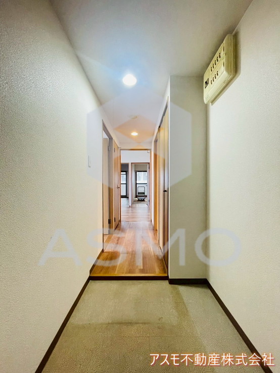 玄関　同マンション別部屋　参考写真