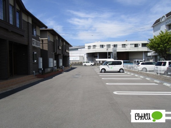 駐車場　駐車場