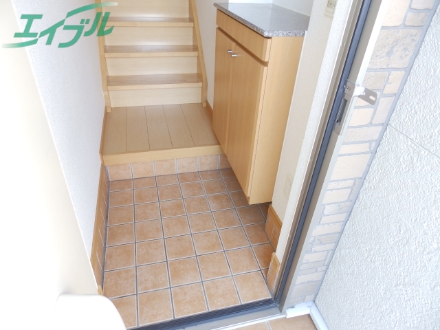 玄関　別部屋参考写真です