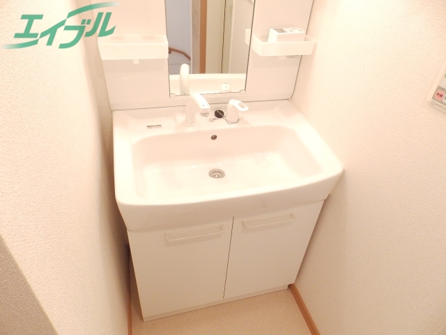 洗面設備　別部屋参考写真です