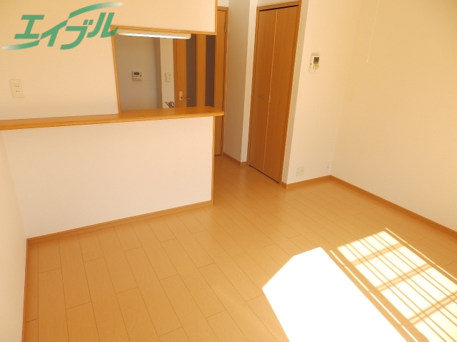 居室・リビング　別部屋参考写真です