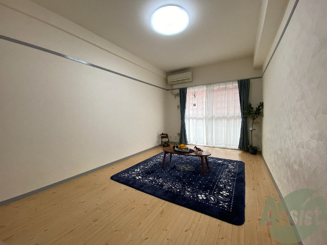 その他部屋・スペース　クロスが一部違う色になっていてお洒落です。