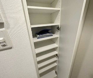 玄関　【女性のお一人暮らしでも安心のセキュリティ♪】住環境良好！