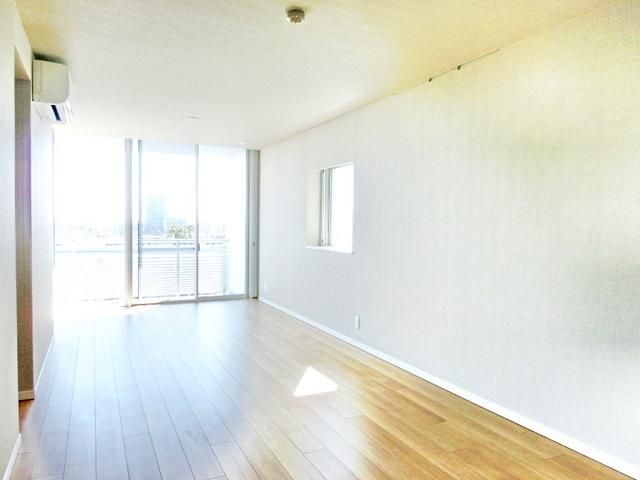 居室・リビング　★広いリビング１４帖・南向きの明るいお部屋です★