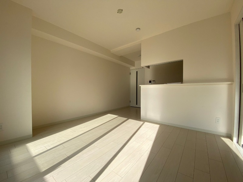 居室・リビング　広くてキレイなお部屋が広がっていて、充実した生活が送れそう。