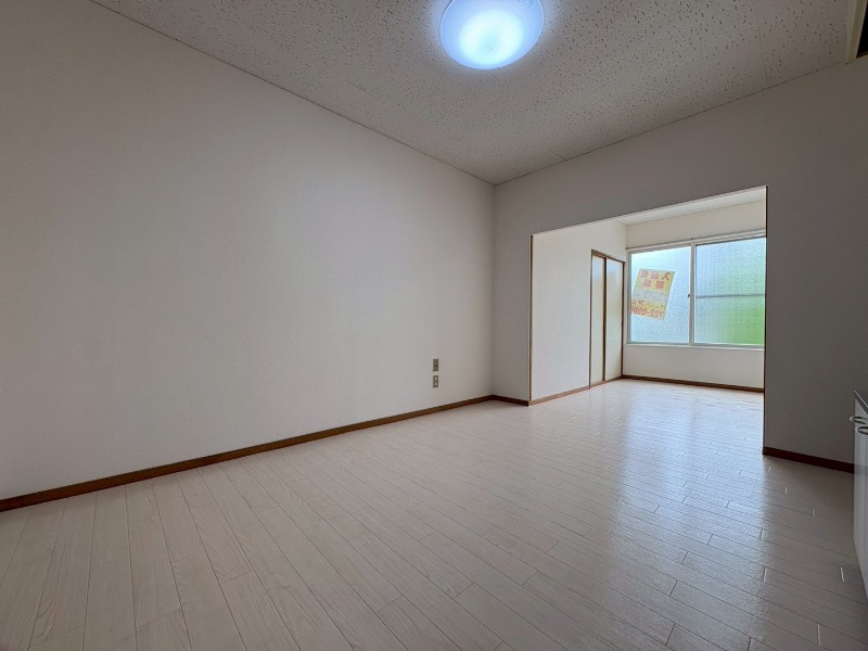 居室・リビング　広くてキレイなお部屋が広がっていて、充実した生活が送れそう。