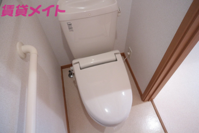 トイレ　同型参考写真