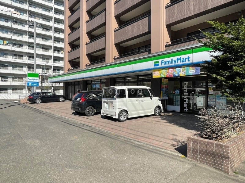 コンビニ　ファミリーマート菊水1条店（コンビニ）まで263m
