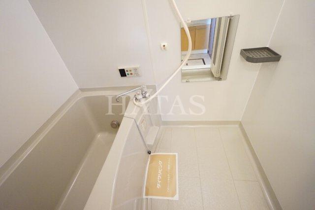 バス・シャワールーム　同物件別部屋です（間取り反転）