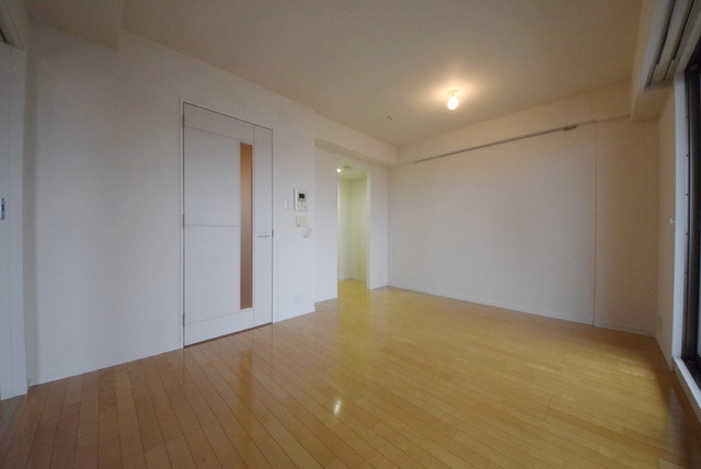 居室・リビング　※反転タイプのお部屋の写真を使用しています。