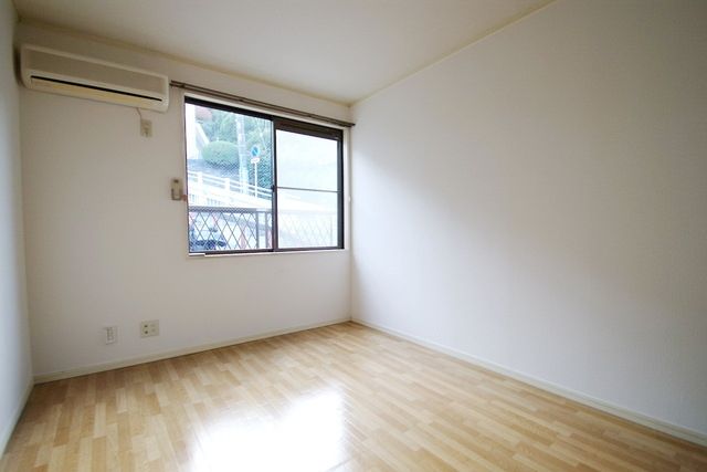 居室・リビング　※別部屋参考写真です