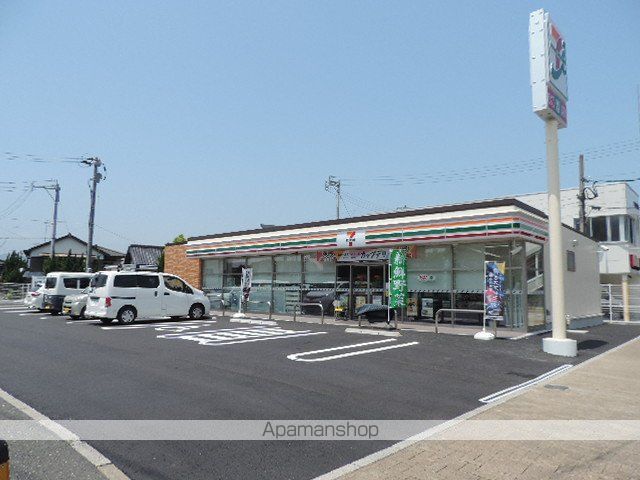 コンビニ　セブンイレブン小倉くさみ駅前店（コンビニ）まで235m