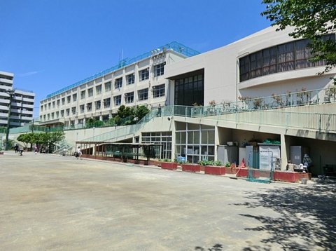 小学校　大田区立馬込小学校（小学校）まで2058m