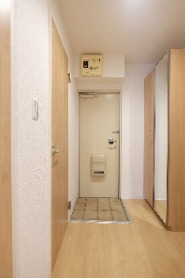 玄関　別号室の写真になります。現況優先。