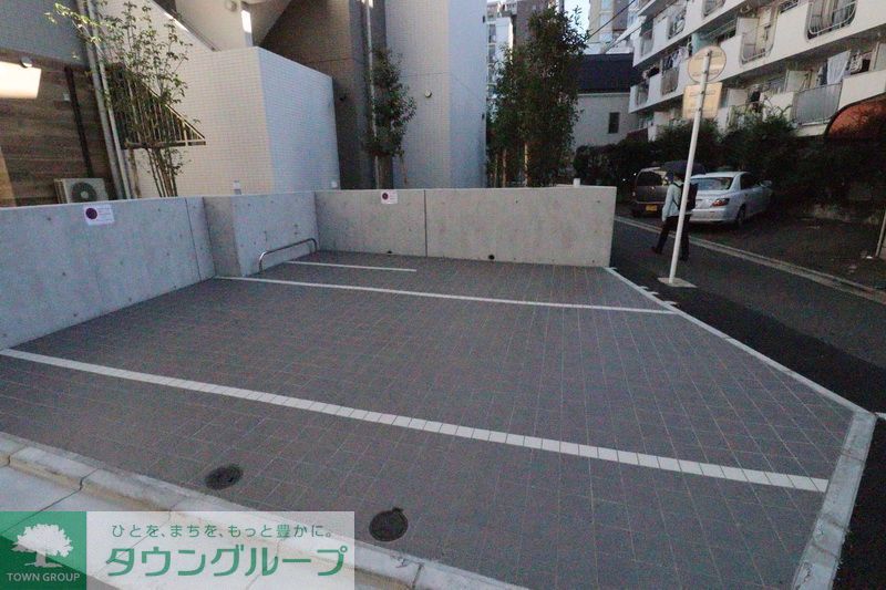 駐車場　駐車場