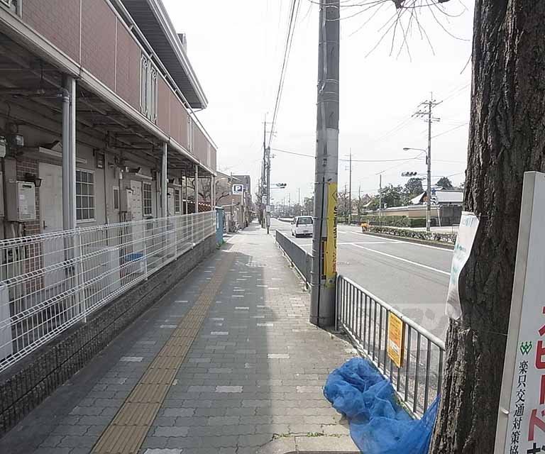 その他　前面道路です。