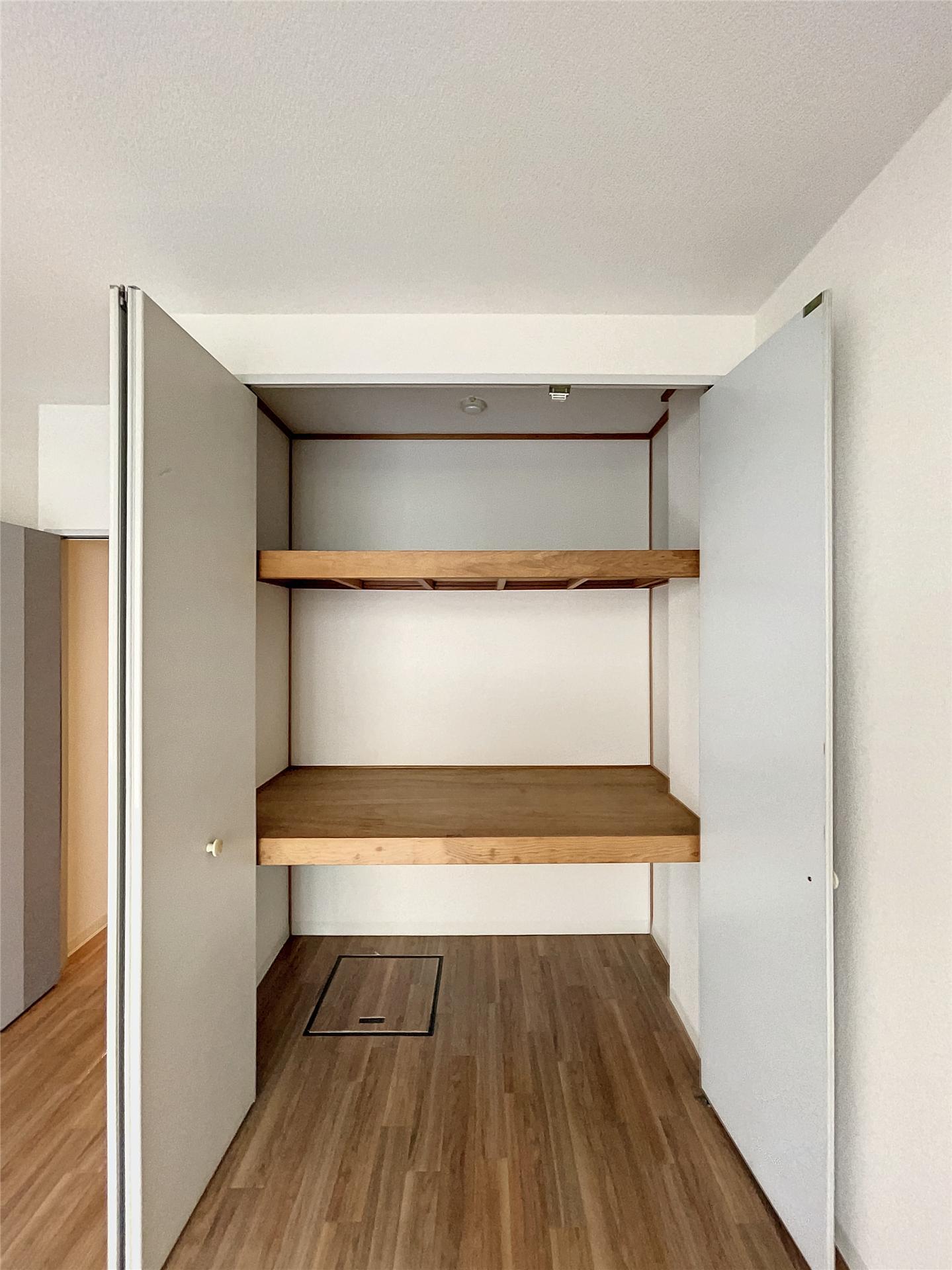 収納　同物件の別のお部屋のお写真です