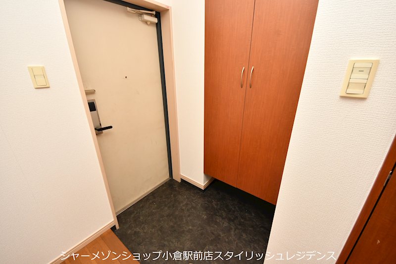 REZIA小倉の玄関写真