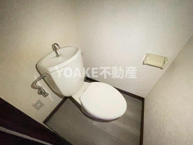 相鉄本線 かしわ台駅 徒歩12分 2階建 築40年のトイレ写真