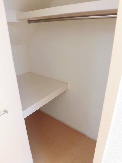収納　ウォークインクローゼットでたっぷり収納