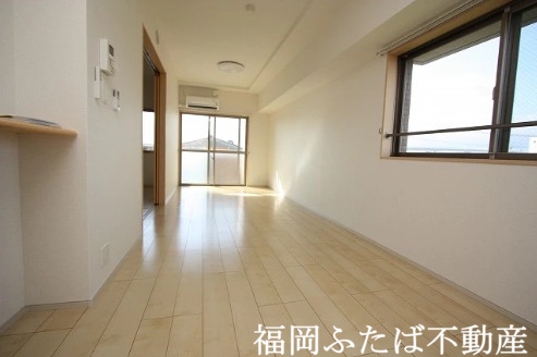 ベルフラワー大野城の居間写真