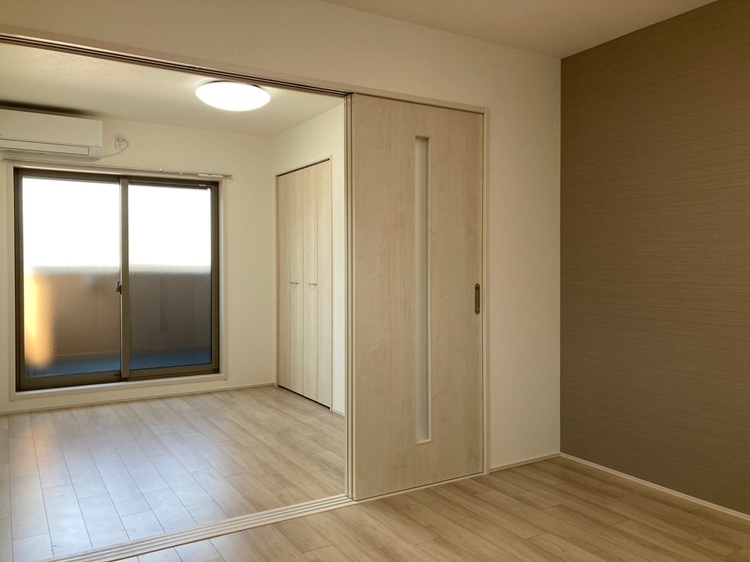 CHARME PARKSIDE Iの居間写真